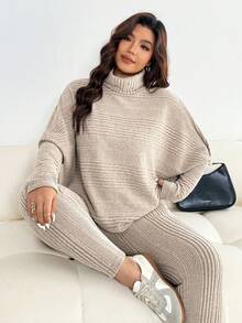 SHEIN Essnce Completo da donna taglia comoda, composto da top a maniche lunghe con collo alto in morbido pile e leggings, adatto per l'autunno e l'inverno, casual e confortevole, ideale per l'aeroporto e l'abbigliamento invernale femminile, set di pantaloni, outfit autunnali, colore cachi - Cachi - Visualizzare 5
