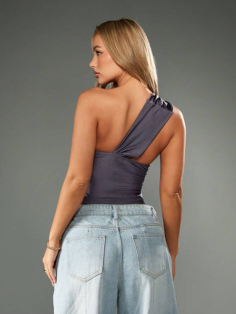 MISSGUIDED One Shoulder Asymmetric Crop Top Chain Detail Cut Out Ruched Evening Party Club Casual Fashion Summer Spring Fall