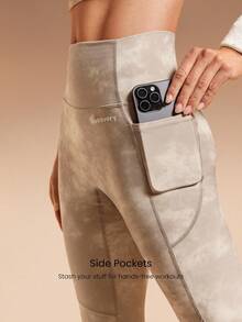 GLOWMODE X Discovery 24 英寸 FeatherFit™ Summit Flow 扎染侧袋高腰紧身裤户外徒步日常运动服 - 卡其色 - 查看 4