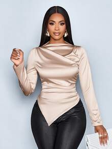 SOLERSUN 秋冬女装日常休闲优雅通勤肩部褶饰纽扣聚拢腰部不对称下摆光泽弹力面料杏色初秋长袖衬衫 - 杏色 - 查看 5