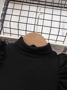 SHEIN 2 件 Babygirl 休闲针织长袖 T 恤和格子松紧腰裙套装 - 彩色 - 查看 4