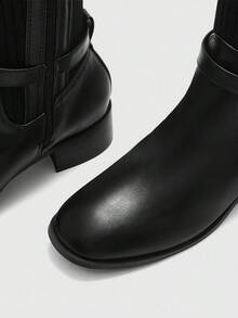 CUCCOO BIZCHIC بوت كاحل نسائية ذات كعب سميك وزخرفة سلسلة معدنية بأصبع قدم مدبب - الأسود - مشاهدة 3