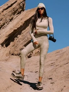 GLOWMODE X Discovery 美利奴羊毛柔软保暖轻盈撞色缝线拇指孔修身圆领美利奴羊毛混纺长袖上衣户外徒步日常运动服秋冬 - 米色 - 查看 6