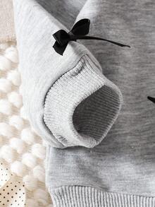 SHEIN 2 piezas Conjunto de top de manga larga con estampado de letras y pantalones acampanados con estampado de leopardo para niños pequeños, conjunto de sudadera lindo y cómodo para primavera/otoño