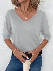 SHEIN LUNE Áo thun dài tay cổ chữ V màu trơn, kiểu dáng thường ngày, phù hợp cho nữ, dễ phối đồ và mặc hàng ngày, thích hợp cho mùa thu/đông. Áo thun dài tay cổ chữ V màu xám dành cho nữ, trang phục mùa thu cho nữ, phong cách thường ngày. - Xám - Xem 3