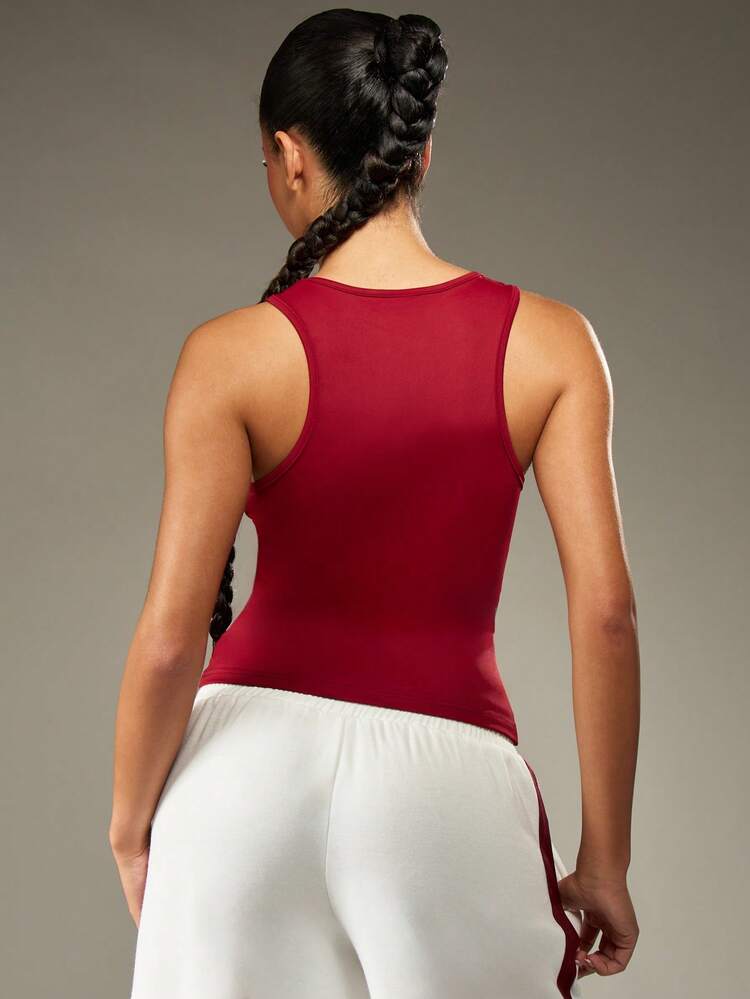 MISSGUIDED Top deportivo de tirantes anchos, top corto para entrenamiento, camiseta de ejercicio que absorbe la humedad, top de fitness, yoga, diseño con recortes, ajuste ceñido, ropa deportiva activa