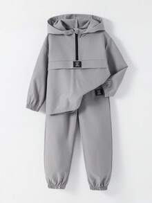 SHEIN 2pcs Kids Boys Casual Everyday Versatile Comfortable Patch Decor Hooded Half-Zip Loose Long Sleeve Jacket And Relaxed Fit Drawstring Waist Pants Set, Suitable For School, Garden, Beach, Birthday, Spring, Summer, Fall, Winter - Grey - View 2