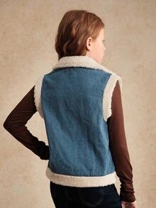 少女牛仔外套，Y2K风格秋冬保暖牛仔背心，休闲可爱百搭个性设计，街头时尚拼接毛绒口袋装饰无袖简约翻领宽松背心，柔软舒适的棉质牛仔面料，适合日常外出、聚会、上学、通勤、居家穿着，2025秋冬新款儿童西式服装