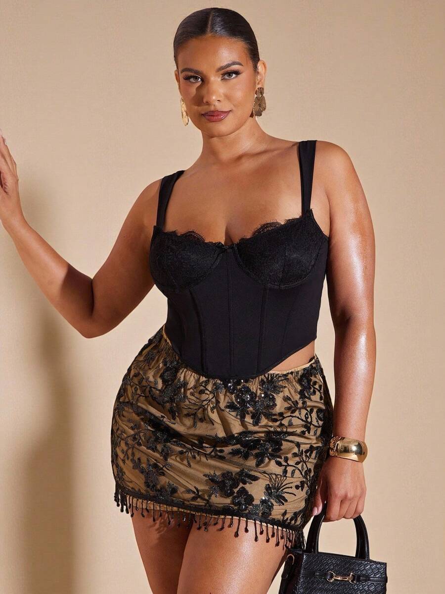 SHEIN BAE 大码女式亮片装饰半身裙，适合初秋、万圣节、派对等场合，性感优雅，是秋季新款女装，也适合万圣节、婚礼宾客、外出、返校节、正式场合等场合，是秋季大码女装的理想之选。这款半身裙优雅高贵，适合生日等场合，也适合曲线身材，适合圣诞节、国庆节、毕业典礼等各种场合。黑色亮片流苏半身裙，冬季百搭，适合新年、感恩节、派对等各种场合，尽显优雅气质。适合休闲场合。