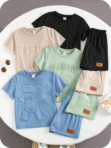 SHEIN 8 件套年轻男童舒适休闲日常百搭压花字母短袖 T 恤和短裤套装，适合春夏季、日常穿着、运动、郊游、学校、聚会、度假、拍照、返校季