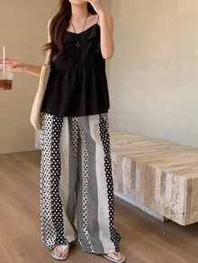 DAZY Damen Camisole Top und locker sitzende Hose mit Blume Muster, 2-teiliges Urlaubsset, Loungewear-Sets für Damen - Schwarz und Weiss - Übersicht 2