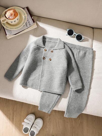 SHEIN مجموعة كنزة صوفية وبنطلون بأكمام طويلة ذات لون أحادي للأطفال الصغار، مناسبة للخريف والشتاء، قطعتان