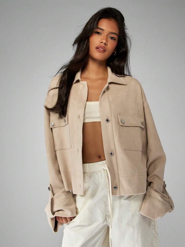 MISSGUIDED Jaqueta Utilitária Oversized Cropped, Leve em Lona, Outerwear Casual de Primavera e Outono, Moda Minimalista Moderna de Fim de Semana e Streetwear