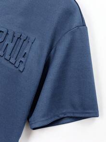 SHEIN 青少年男童休闲落肩短袖上衣，带3D压花英文文字 - 霧霾藍 - 查看 3