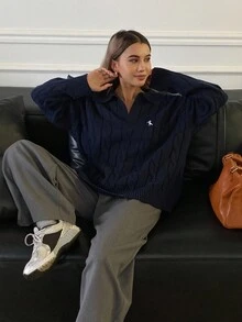 DAZY 女式 V 领粗针织毛衣，刺绣领口设计，宽松版型，秋冬 - 藏蓝色 - 查看 6