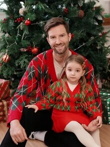 SHEIN Young Girls Christmas Diamond Pattern Sweater & Skirt Set, Winter Fall Winter Christmas Halloween Toddler Cardigan Sweater Autumn Fall Jumpers Sweaters Tops Dress Dresses Christmas Jumper Cozy Pixies Prepcrw Christmas Outfit Halloween  New Born Toddler  Fall Winter Dress Halloween  Romper Stuff Halloween Jumper Jumper Cardigans Shirts White Cardigan Clean Downtown Off The Shoulder Sweater Outfit Sets Pink Sweater Jacket Cute Fall Outfits Outfits Top Maija Christmas Dress  Toddler Fall Dark Purple Skirt Christmas Sweater  Fall Sweaters Unisex White Sweater Vest Skirt Sets - Red - View 11