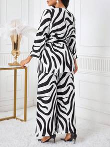 SHEIN Lady 女士时尚休闲斑马纹上衣和裤子两件套 - 黑與白 - 查看 2