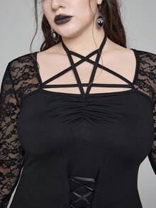 ROMWE Áo cổ yếm tay loe không đối xứng phối ren phong cách Gothic cỡ lớn, áo nữ thanh lịch tối màu phong cách Gothic cỡ lớn, áo gợi cảm cỡ lớn, quần áo nữ cỡ lớn phong cách Gothic - màu đen - Xem 6