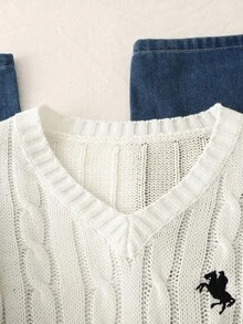 SHEIN 1 件女式经典粗针织套头衫，V 领修身长袖常规厚度针织上衣，带有黑色骏马刺绣装饰，舒适百搭，适合春秋季节，休闲日常穿着 - 白色 - 查看 4
