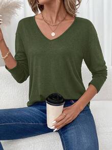SHEIN LUNE 女士休闲纯色V领长袖T恤，百搭易穿，适合叠穿和户外穿着，秋冬季女士长袖上衣，纯色上衣，绿色长袖上衣，秋季女装，休闲款 - 軍綠色 - 查看 4