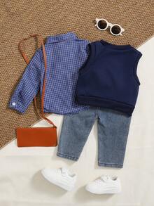SHEIN Playful Pals 3 件套男婴休闲装：印花背心 + 格子长袖衬衫 + 牛仔裤，复古动物印花马甲搭配有领单排扣上衣和水洗牛仔裤，适合秋冬日常穿着和返校，英伦风格 - 藏蓝色 - 查看 2