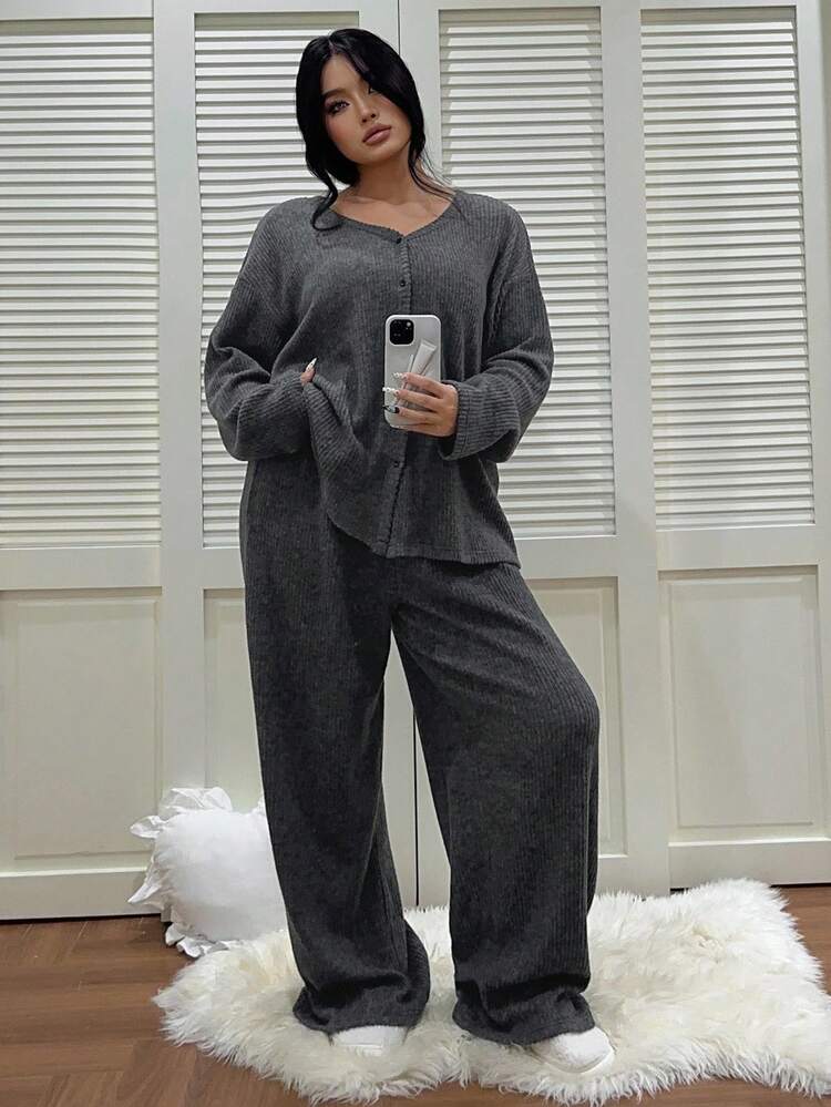 Dazy Plus 2pcs Plus Size Women Thick Fleece V-Neck Loose Top And Pants Pajama Set, Fashionable Loungewear For Autumn/Winter, Cozy Outfit, Fall Clothes