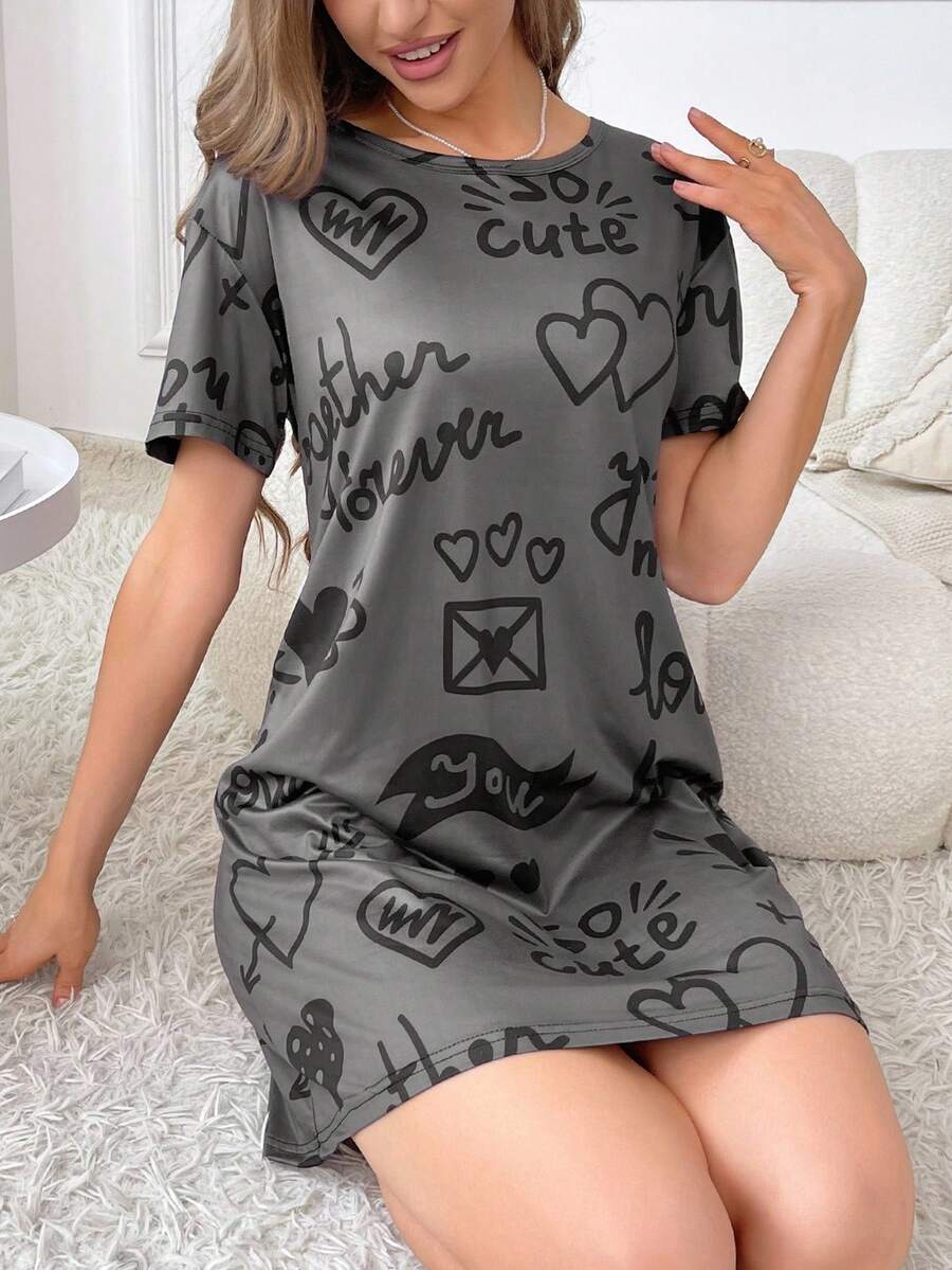 SHEIN Camisón de pijama de manga corta con estampados de corazones y letras - Multicolor - Ver 1