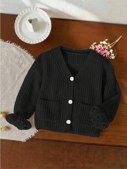 SHEIN 1 st minimalistisk enfärgad V-ringad enkelknäppt kofta för flickor, symmetriska dubbla fickor och volangmanschetter, elegant vit urholkad stickad tröja, mångsidig topp för hemmet eller utflykter, lämplig för vår/höst