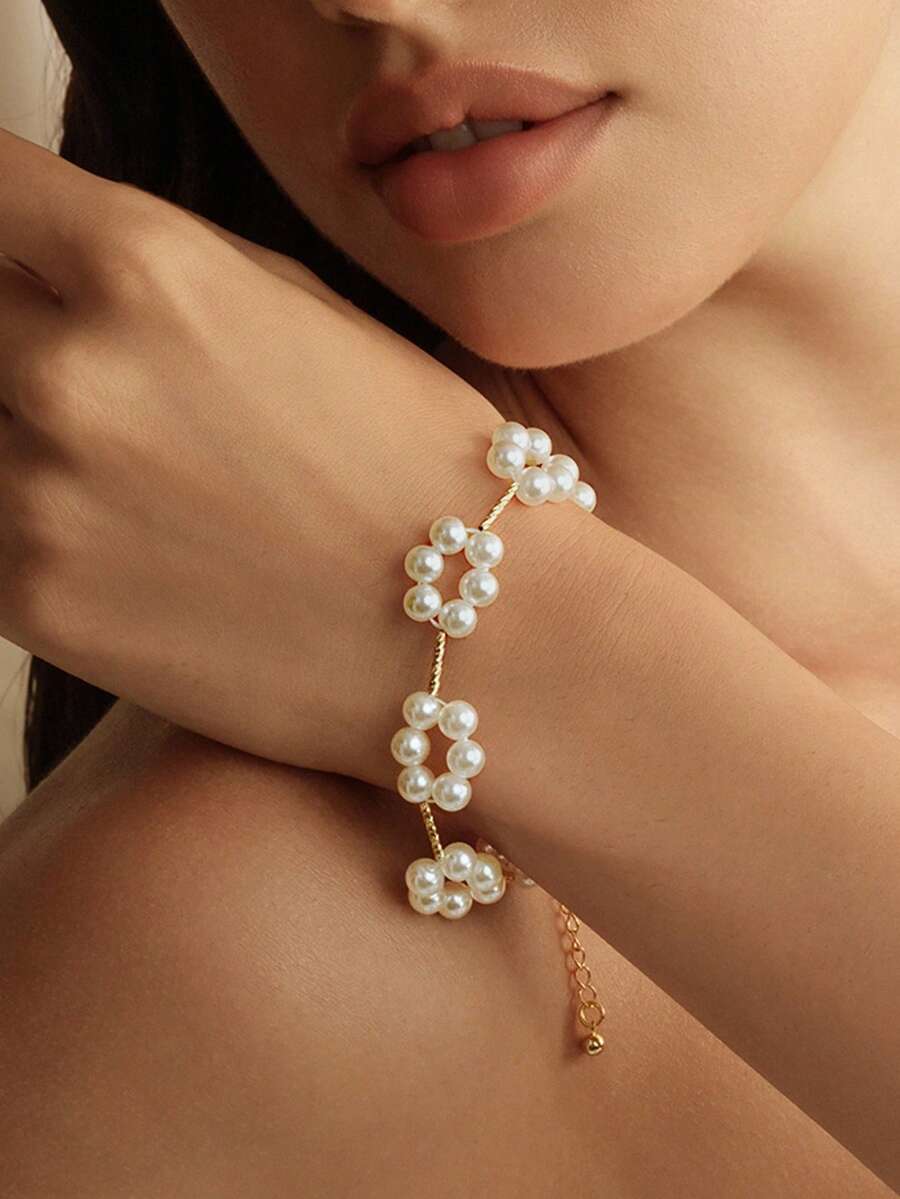 Opalesca Women's Fashionable & Elegant Beaded Flower Bracelet,For Mom/Women/Girl/Mother,Fall/Autumn/Winter,Outfits,Old Money,Premium,Pearl,Elegant,Fairycore/Fairy, Gold Color, For Women,For Mom/Women/Girl/Mother,Fall/Autumn/Winter,Outfits,Old Money,Premium,Pearl,Elegant,Fairycore/Fairy - Gold - View 1