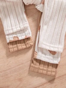 SHEIN Elladie kids Bộ 3 món cho bé gái mùa thu/đông: Áo thun dài tay cổ tròn, vạt cong, chất liệu lông mềm mại, quần legging in hình trái tim, và quần legging màu trơn, thích hợp mặc ở nhà. - Màu Khaki - Xem 3