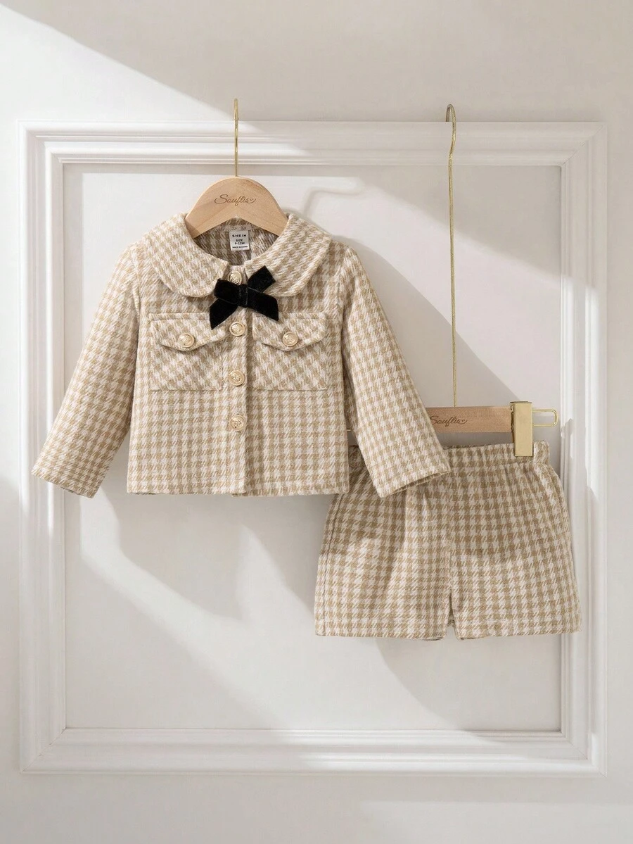 Souflis Souflis 2 pièces/Set Ensemble veste et short imprimé pied-de-poule beige style vintage français élégant, convient pour les fêtes, les sorties, les rassemblements et autres occasions. Nouvelle arrivée automne/hiver 2025 pour les filles et les tout-petits. Ensemble élégant de vêtements d'automne-hiver pour bébé fille. Ensemble 2 pièces à carreaux mignon style vintage pour les tout-petits filles, tenue scolaire d'automne - Beige - Voir 1