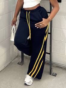 Alexandranx 女士春夏情侣装比赛日外出学院风黄色撞色织带运动裤、狂欢节服装、狂欢节 - 藏蓝色 - 查看 1
