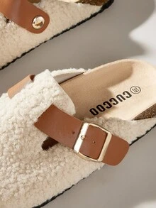 Solecia Sepatu Loafer Wanita Kasual Model Slip-On dengan Desain Gesper dan Bulu Imitasi - Aprikot - View 5