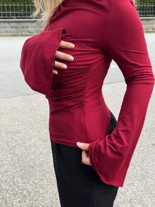 Jeta Ari 女士喇叭袖荷叶边下摆 T 恤 - 酒紅色 - 查看 3