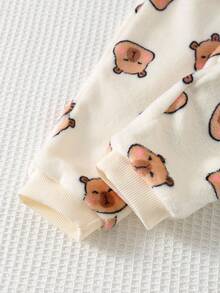 Cozy Pixies 2 件婴幼儿水豚和熊图案针织柔软圆领长袖运动衫和松紧腰厚裤套装，秋冬保暖室内服装 - 彩色 - 查看 9