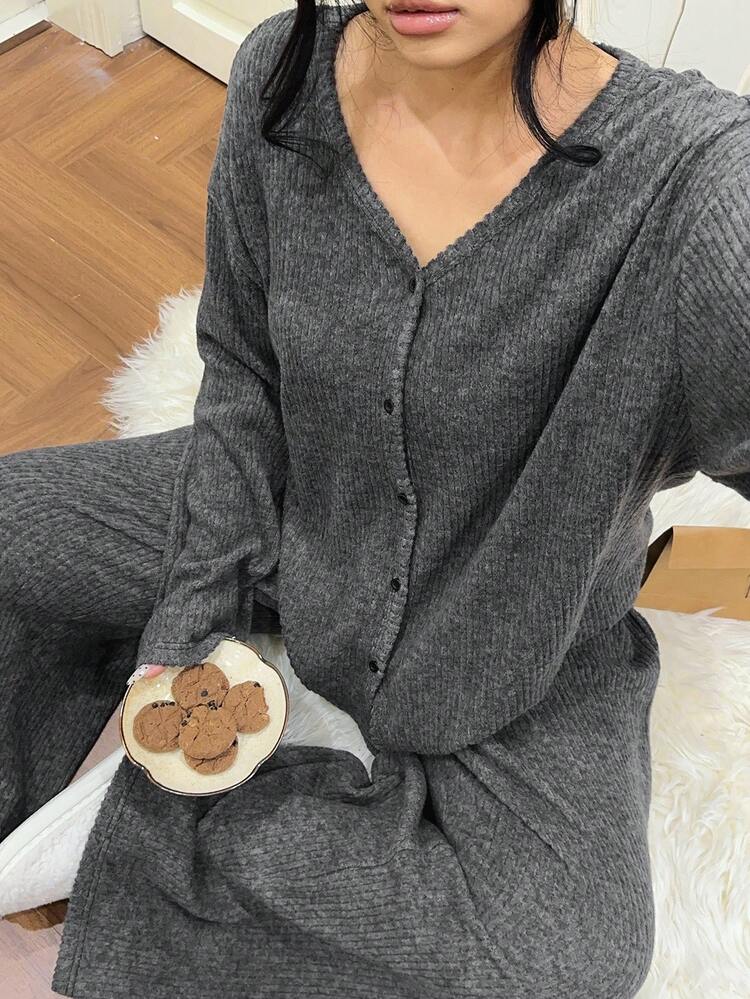 Dazy Plus 2pcs Plus Size Women Thick Fleece V-Neck Loose Top And Pants Pajama Set, Fashionable Loungewear For Autumn/Winter, Cozy Outfit, Fall Clothes