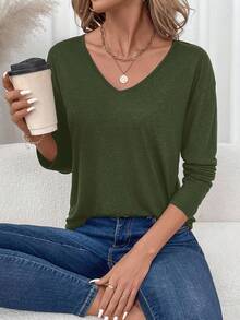 SHEIN LUNE 女士休闲纯色V领长袖T恤，百搭易穿，适合叠穿和户外穿着，秋冬季女士长袖上衣，纯色上衣，绿色长袖上衣，秋季女装，休闲款 - 軍綠色 - 查看 5