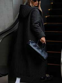 Cappotto imbottito da donna per l'inverno, con dettagli in cintura, extra lungo