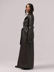 MUSERA 仿皮腰带系带细节翻领长款风衣，优雅晚装冬季复古风外套，尽显高贵气质。 - 咖啡棕 - 查看 3