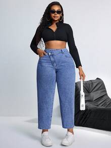SHEIN Tall CURVE 大码女式不对称腰部口袋休闲锥形牛仔裤 - 藍色 - 查看 5