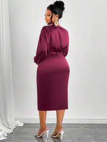 SOLERSUN 女士时尚纯色不对称领口褶饰侧边缎面紧身连衣裙长款女装 - 中紫紅色 - 查看 2