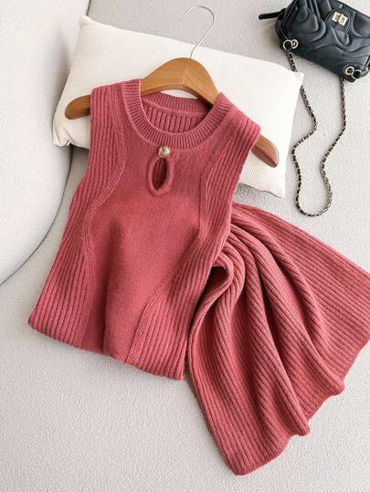 GlowEve Women's Autumn/Winter New Sleeveless Round Neck Fitted Knit Dress, Elegant High-End Hollow Metal Button Design Sweater Dress