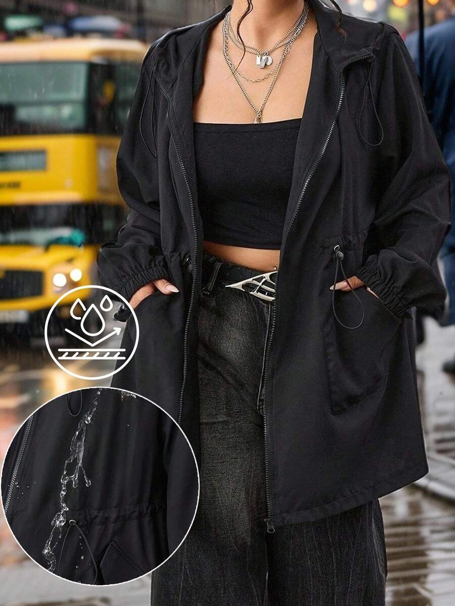 SHEIN EZwear 加大码连帽束腰防水中长款黑色夹克，适合雨天，秋冬季 - 黑色 - 查看 1