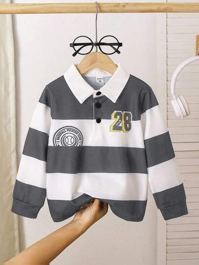 SHEIN 小男孩休闲运动学院风海军蓝和白色条纹 Polo 衫，带刺绣补丁和数字印花，适合秋季穿着，冬季可与夹克搭配，适合户外、运动和上学