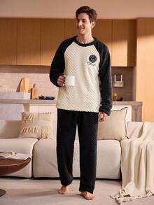 Manfinity Underwear&Sleepwear Basics 2 piezas Conjunto de pijama de felpa esponjosa para hombres, conjunto de ropa de dormir suave y cómoda de corte holgado, ropa de otoño e invierno, acogedor - Multicolor - Ver 4