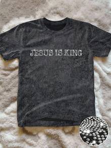 Manfinity Dauomo JESUS IS KING 水钻图案 T 恤，男士圆领短袖雪花纹理舒适宽松上衣，适合日常穿着 - 黑色 - 查看 1