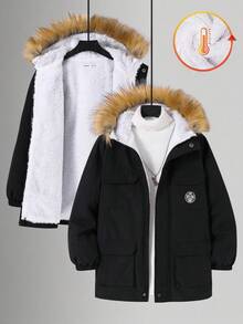 SHEIN Tween-Jungen Lässiger College-Stil, bequem und modisch, praktische Kapuzenjacke aus weichem Fleecestoff mit mehreren Taschen, geeignet für Herbst und Winter, geeignet für den Alltag, zum Spielen im Freien, in der Schule, für Straßenfotografie, Partys und zu Hause.