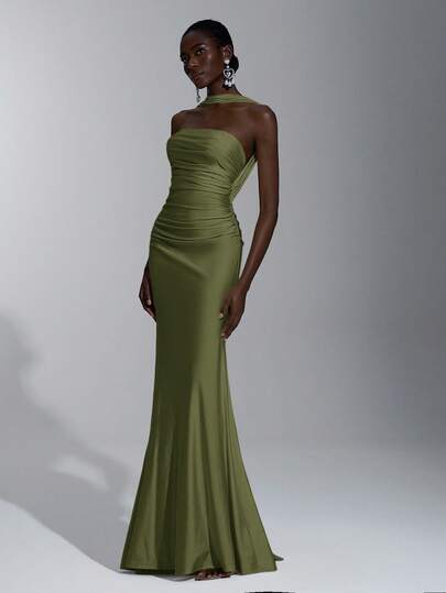 Elitara Elegancka, romantyczna, seksowna, minimalistyczna sukienka bodycon z elastyczną dzianiną, ramiączka spaghetti, odkryte plecy, dopasowana talia. Moda, styl influencerki, odpowiednia na święta, imprezy, wesela, druhny