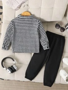 SHEIN Genkimix Kids 2 件套小男孩编织千鸟格夹克和裤子套装，适合日常休闲穿着 - 黑與白 - 查看 2