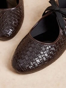 Rosivie Giày bệt buộc dây mũi tròn kiểu Pháp thanh lịch dành cho nữ, thích hợp đi làm vào dịp Giáng sinh. - Màu nâu Sô-cô-la - Xem 5